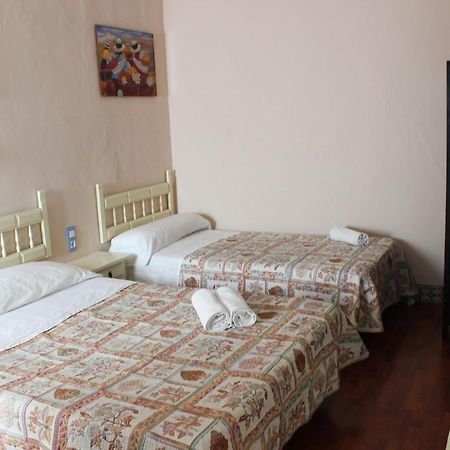 Pension Lisdos Séville Extérieur photo